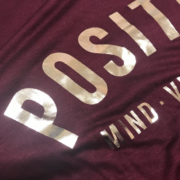 NWT Cute Maroon Top - Picture 3 of 5